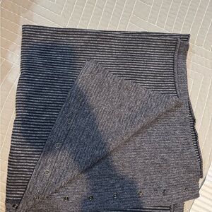 Lululemon Gray Blanket Scarf